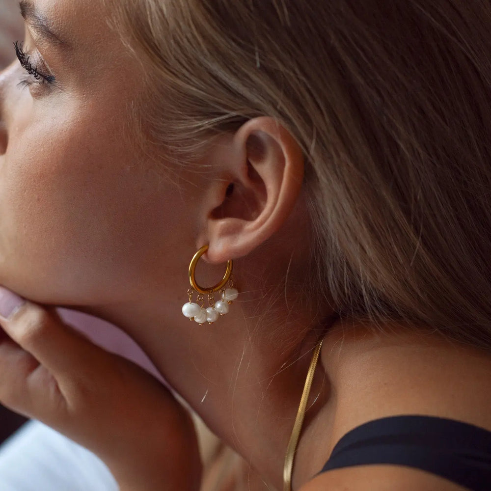 Estelle - Pearl Hoop Earrings Timi of Sweden