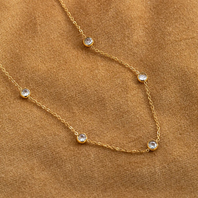 Michelle – Halskette mit vergoldeten Kristallen aus Edelstahl