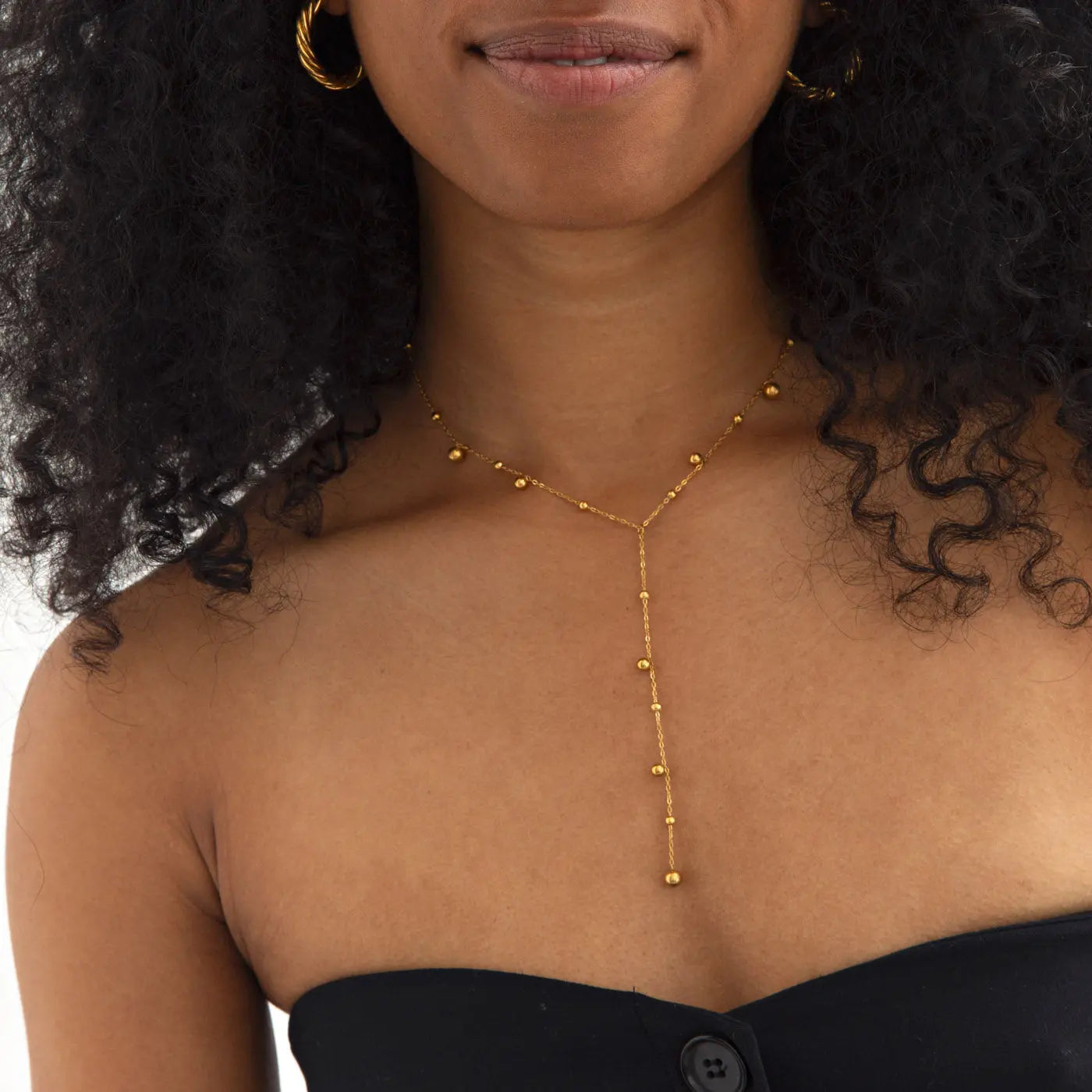 Klara - Lasso-Halskette mit Goldpunkten aus Edelstahl