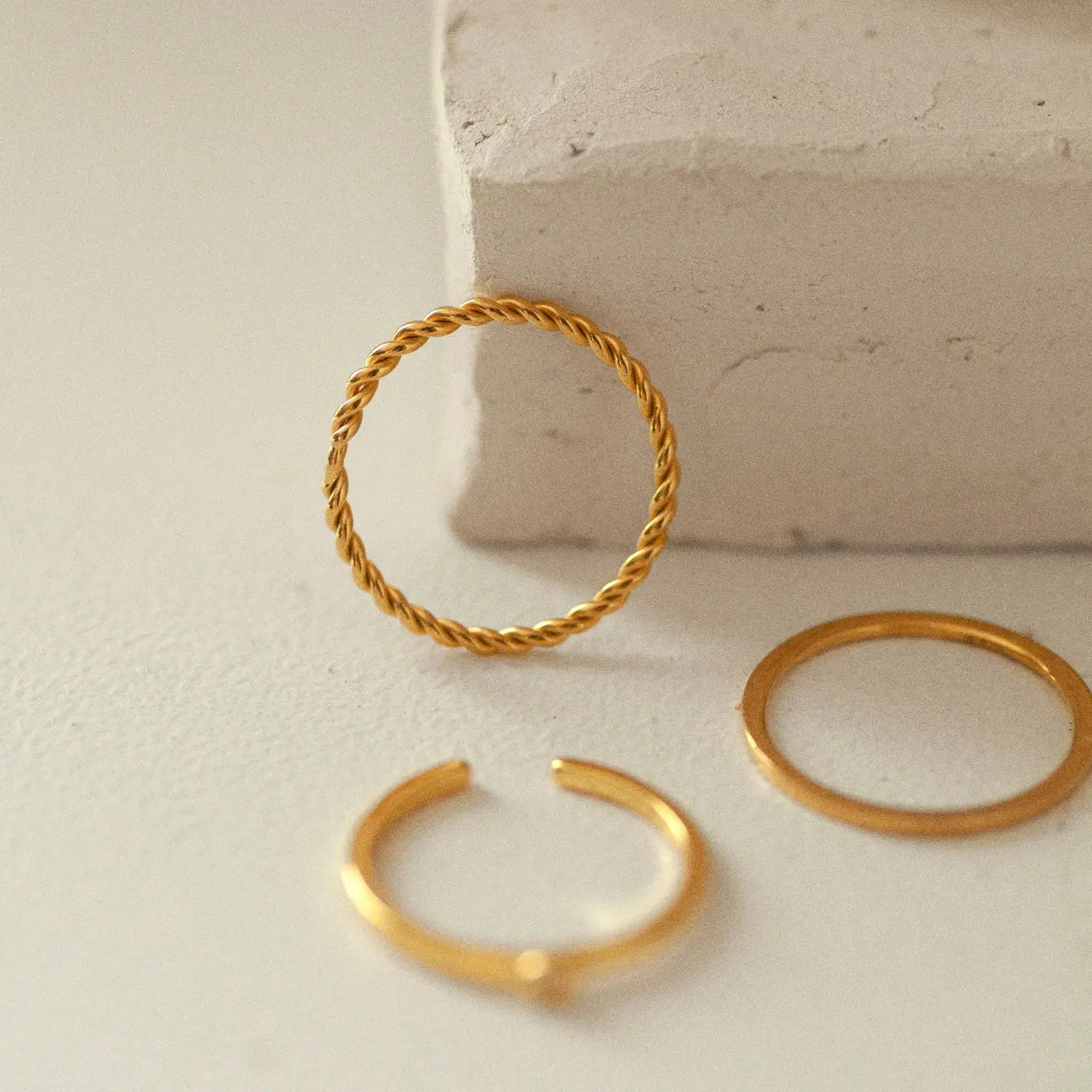Evi - Dünner gedrehter Ring aus Edelstahl