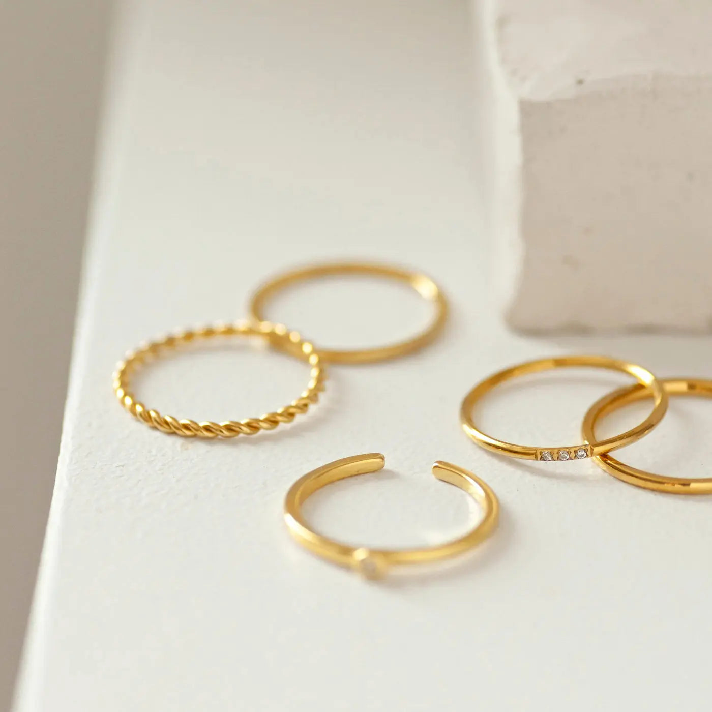 Evi - Dünner gedrehter Ring aus Edelstahl