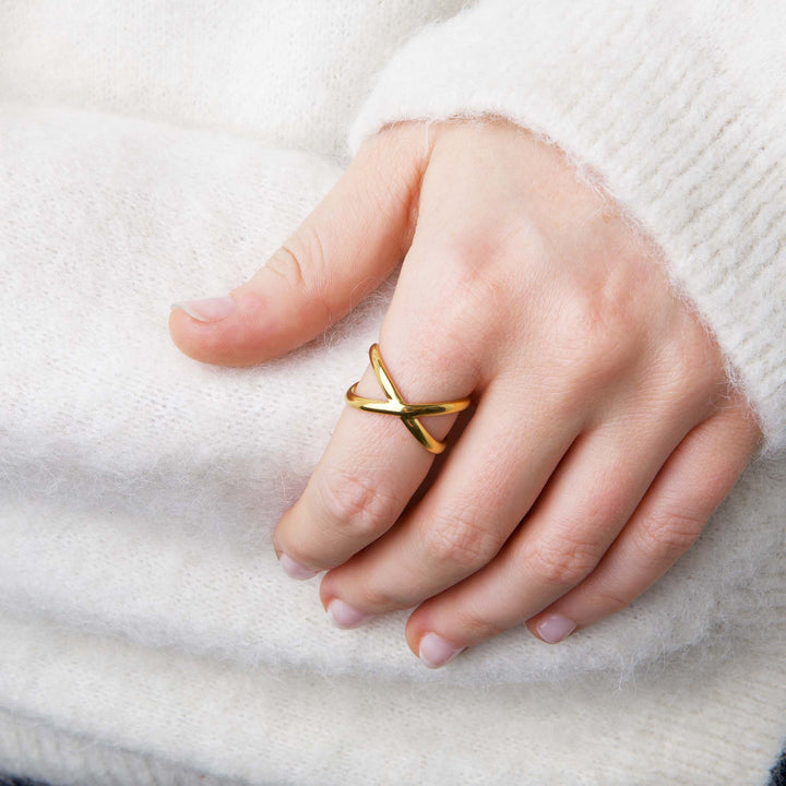 Mona – Abstrakter Ring aus Edelstahl