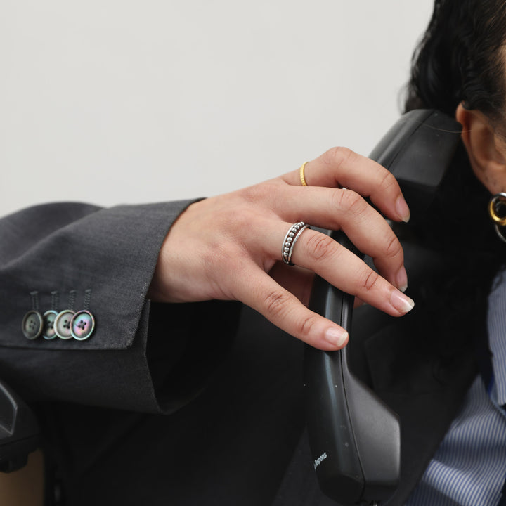 Maggie - Struktur-Ring aus Edelstahl