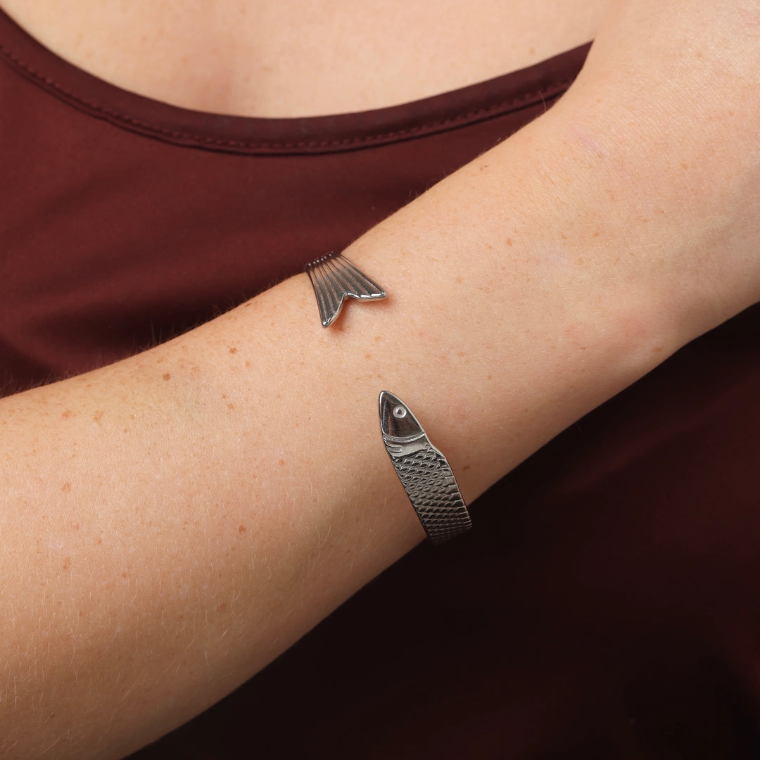 Erle - Fish Bangle Bracelet Stainless Steel