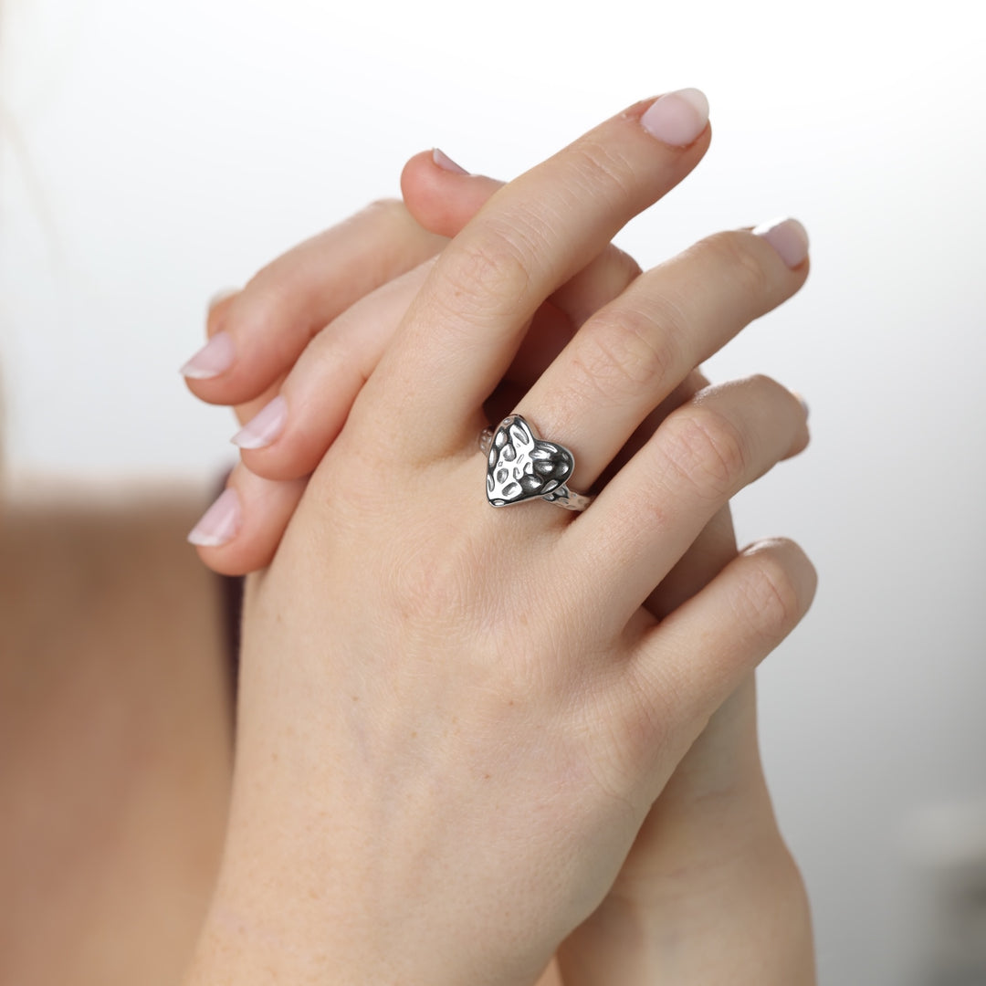Lovi - Hammered Heart Ring Stainless Steel