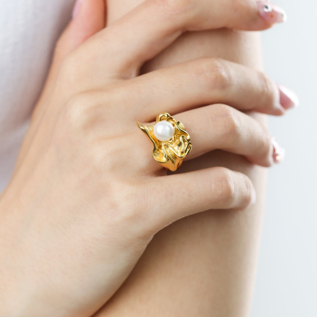 Lex – geschmolzener Perlenring aus Edelstahl, Gold | Timi of Sweden