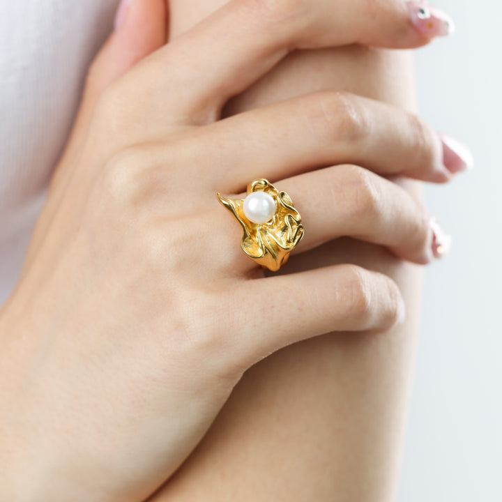 Lex – geschmolzener Perlenring aus Edelstahl, Gold | Timi of Sweden