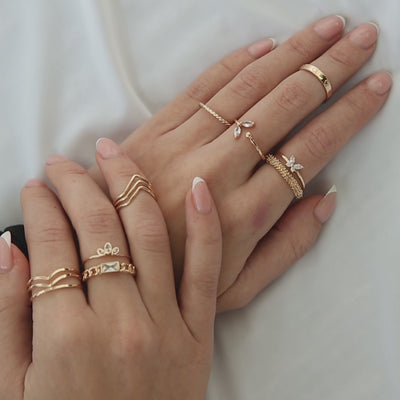 Leah - Ring mit weißem Kristallblatt