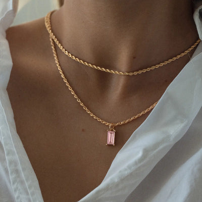 Elegantes Collier- und Ohrring-Set