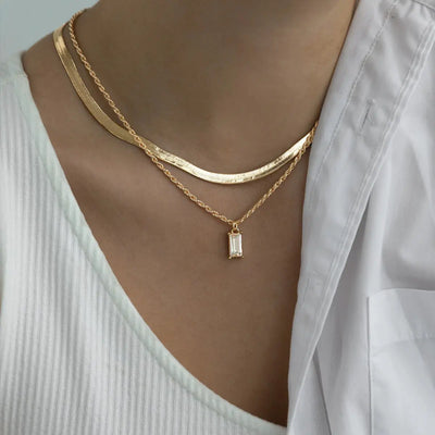 Kristall-Set mit Halskette und Ohrringen