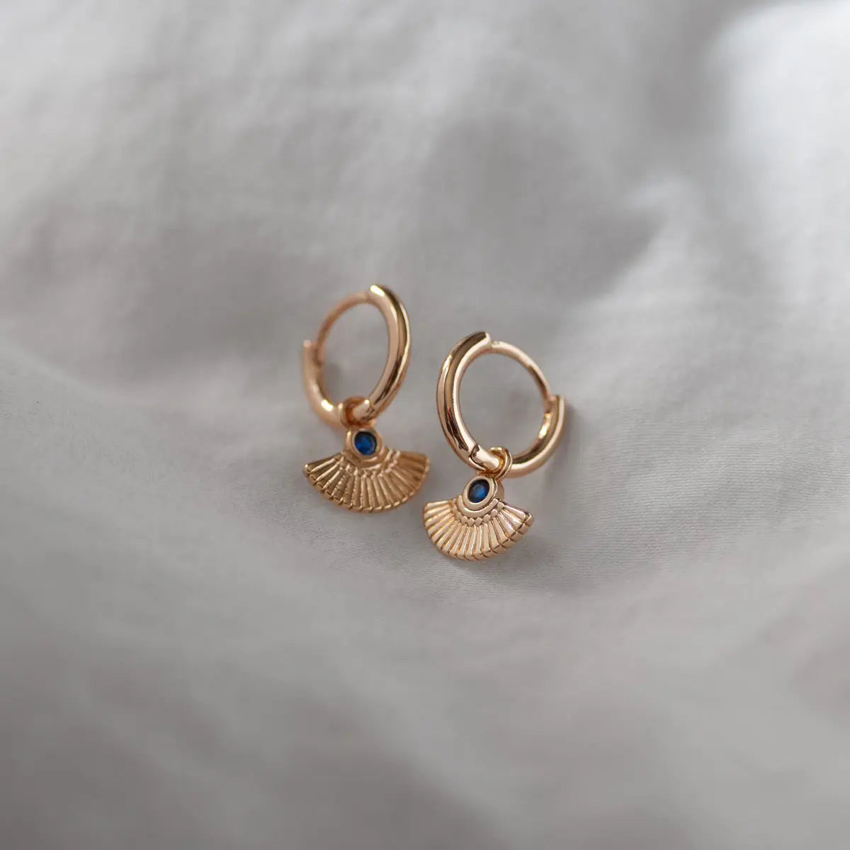 Elegantes Collier- und Ohrring-Set