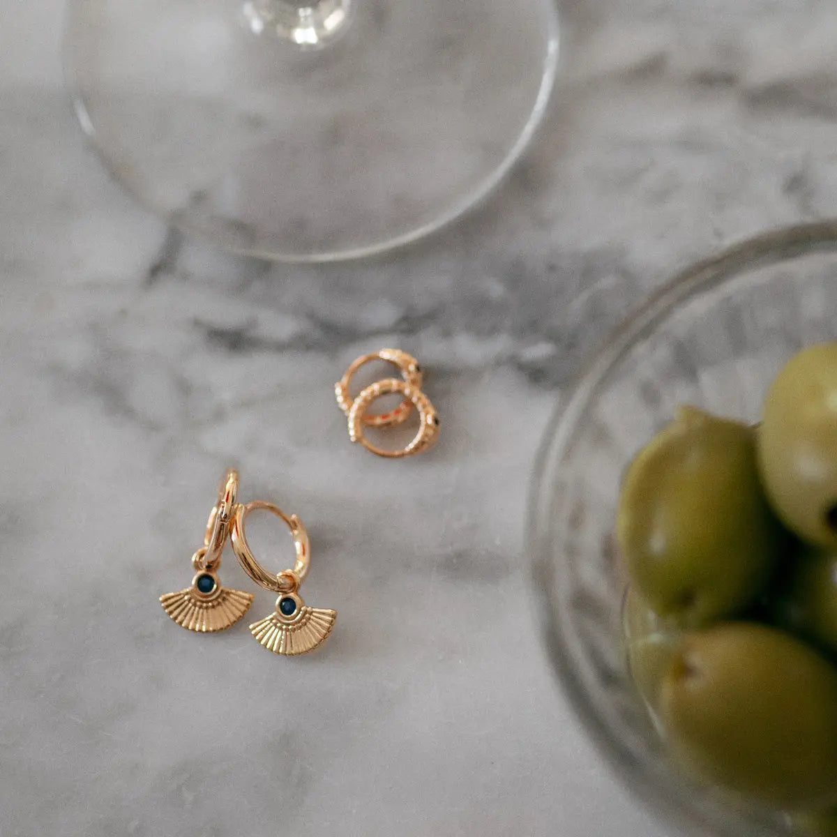 Elegantes Collier- und Ohrring-Set
