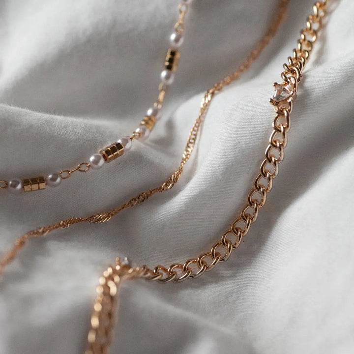 Delicate Twisted Chain Necklace Gold