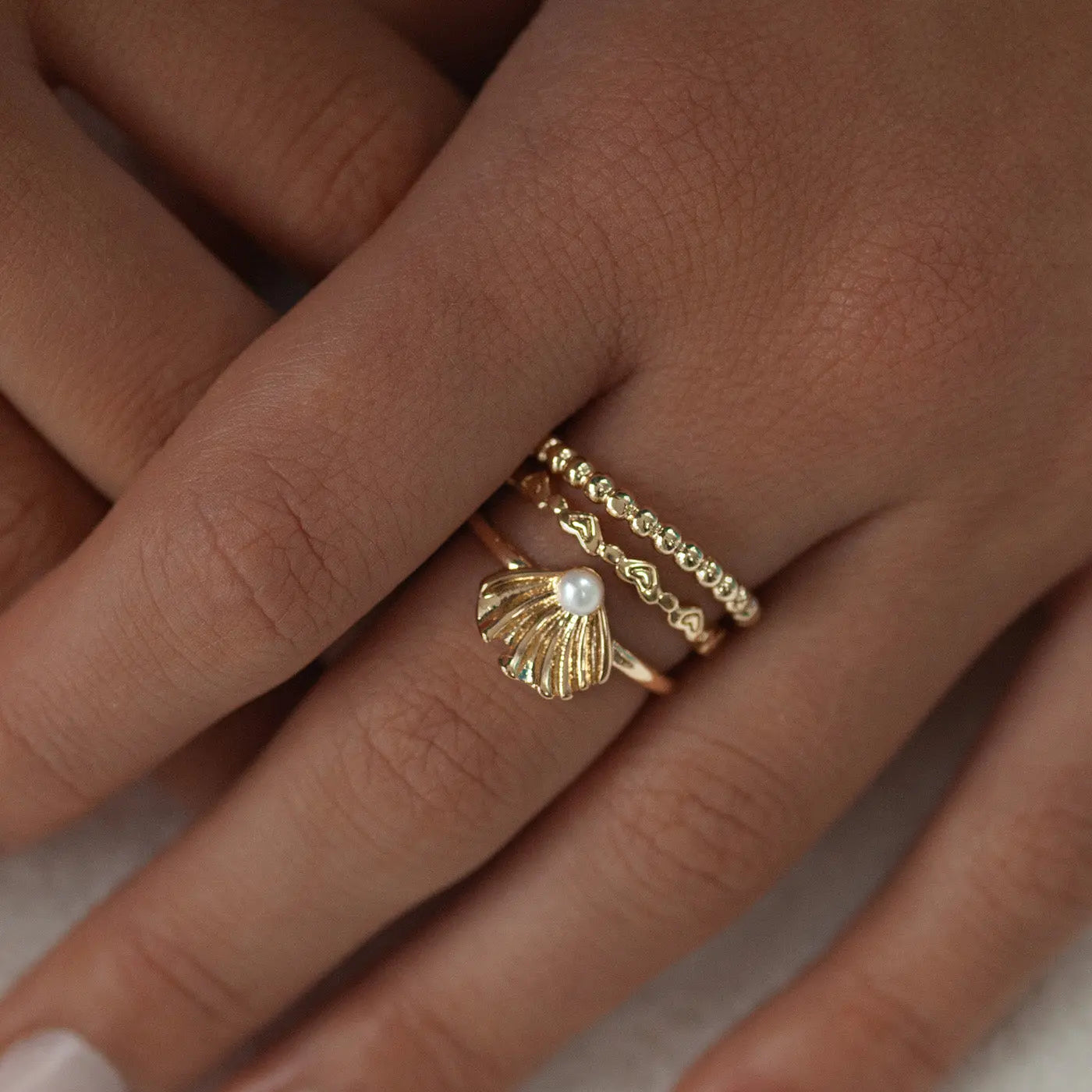 Aria - Muschel mit Perlen-Ring