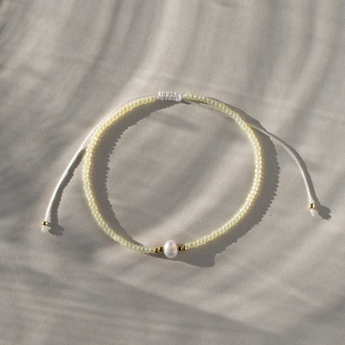 Alba - Perle mit Perlen-Makramee-Armband