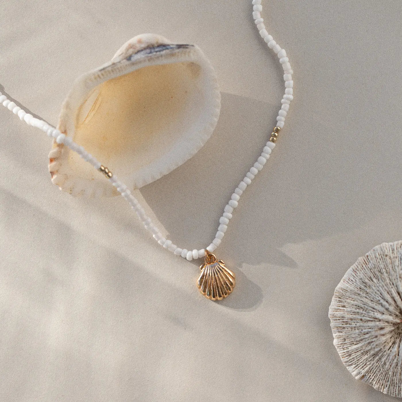 Ellie - Mermaid Shell White Beads Halskette