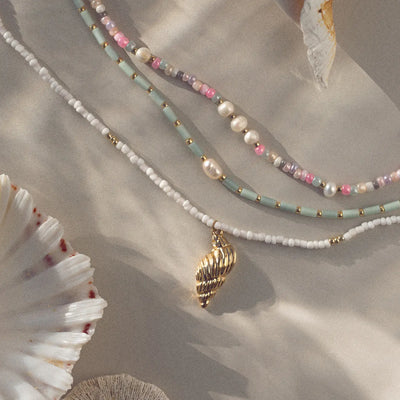 Ellie - Muschelkette mit weißen Perlen