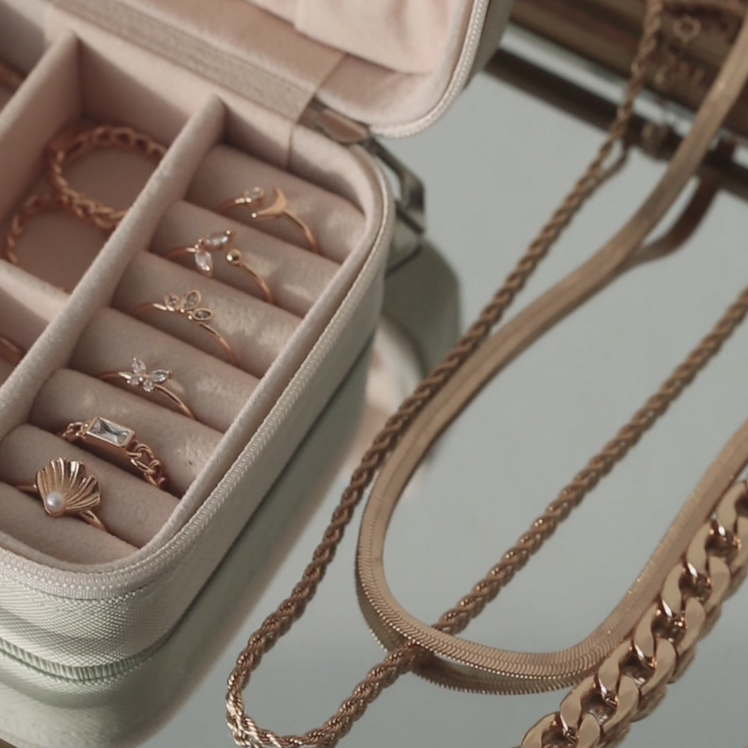 Leah - Ring mit weißem Kristallblatt